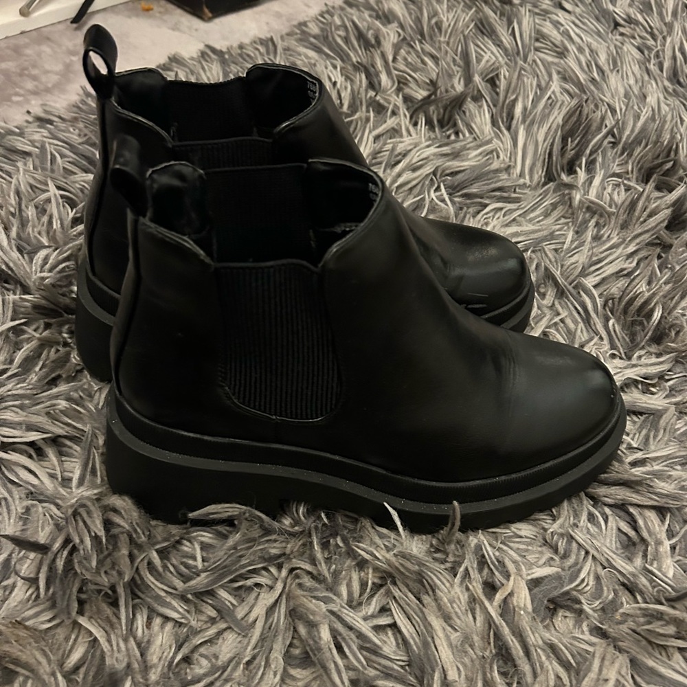 River Island low ankle Chelsea boot